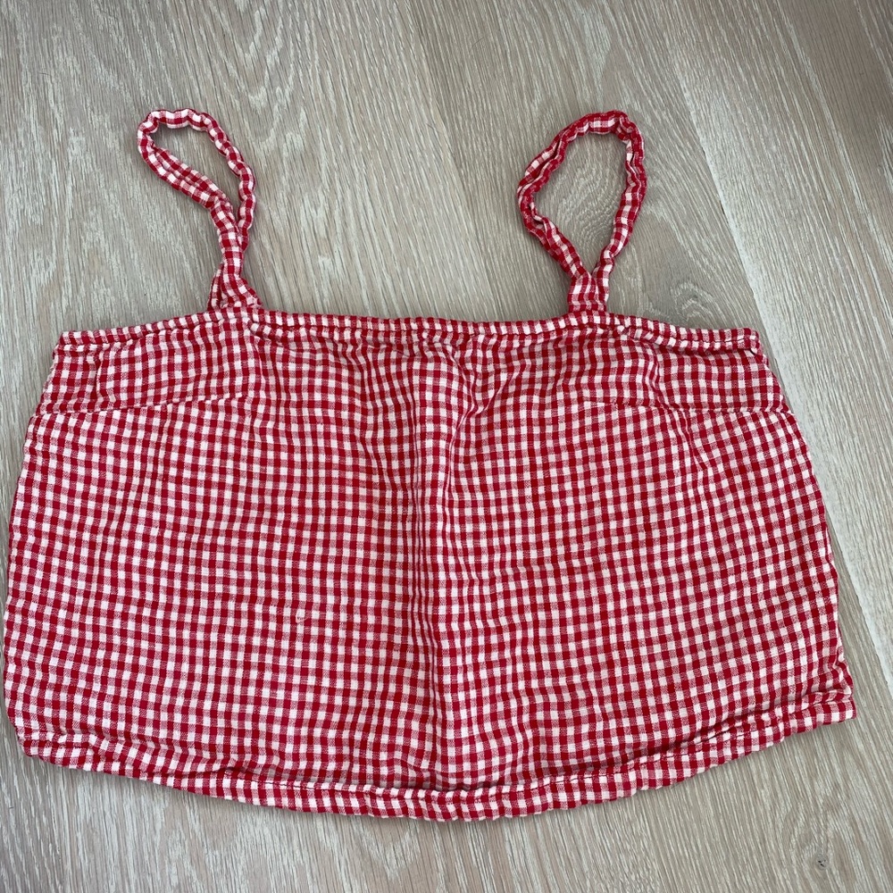 Cute cropped Plaid tank top.